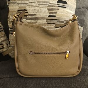 Elegant Tan Leather Shoulder Bag